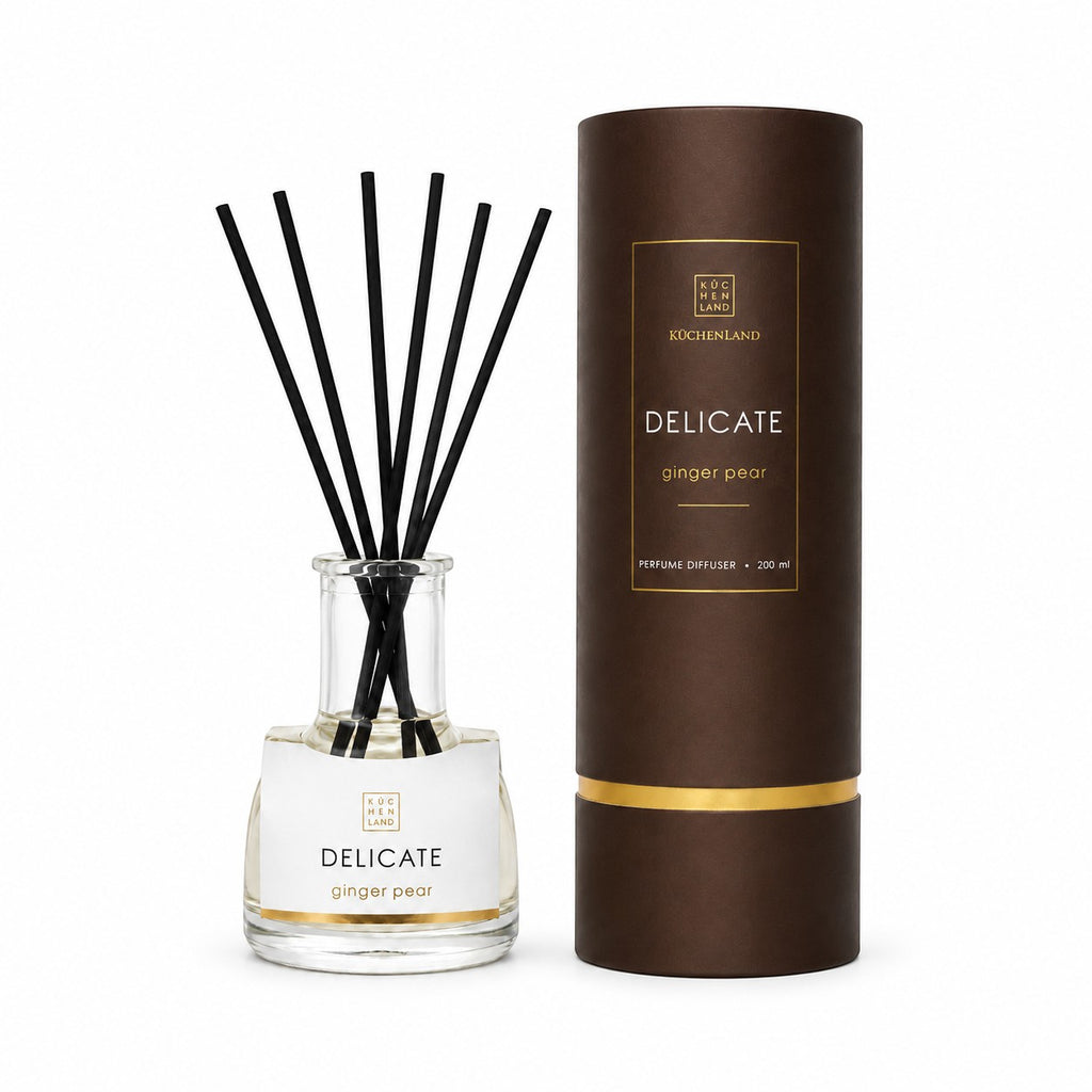 Tap2Own Delicate Perfume Diffuser with black reeds in a clear glass bottle, Ginger Pear scent, 200ml.